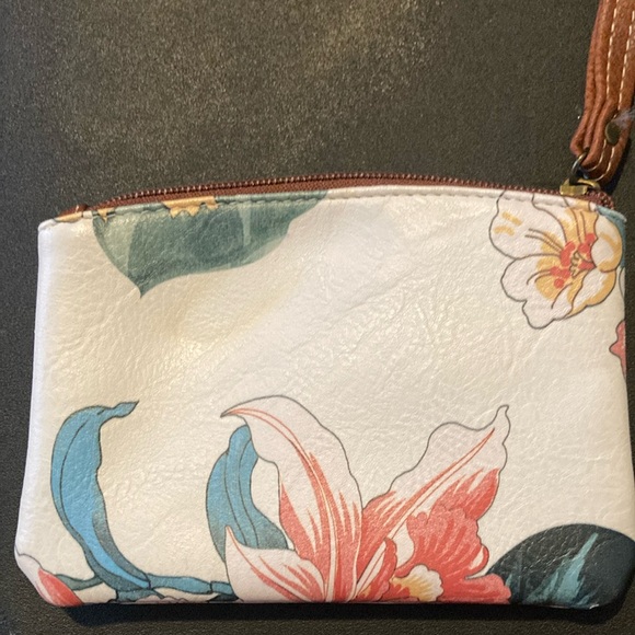 B.O.C. Floral Wristlet - Multicolor - Picture 3 of 6